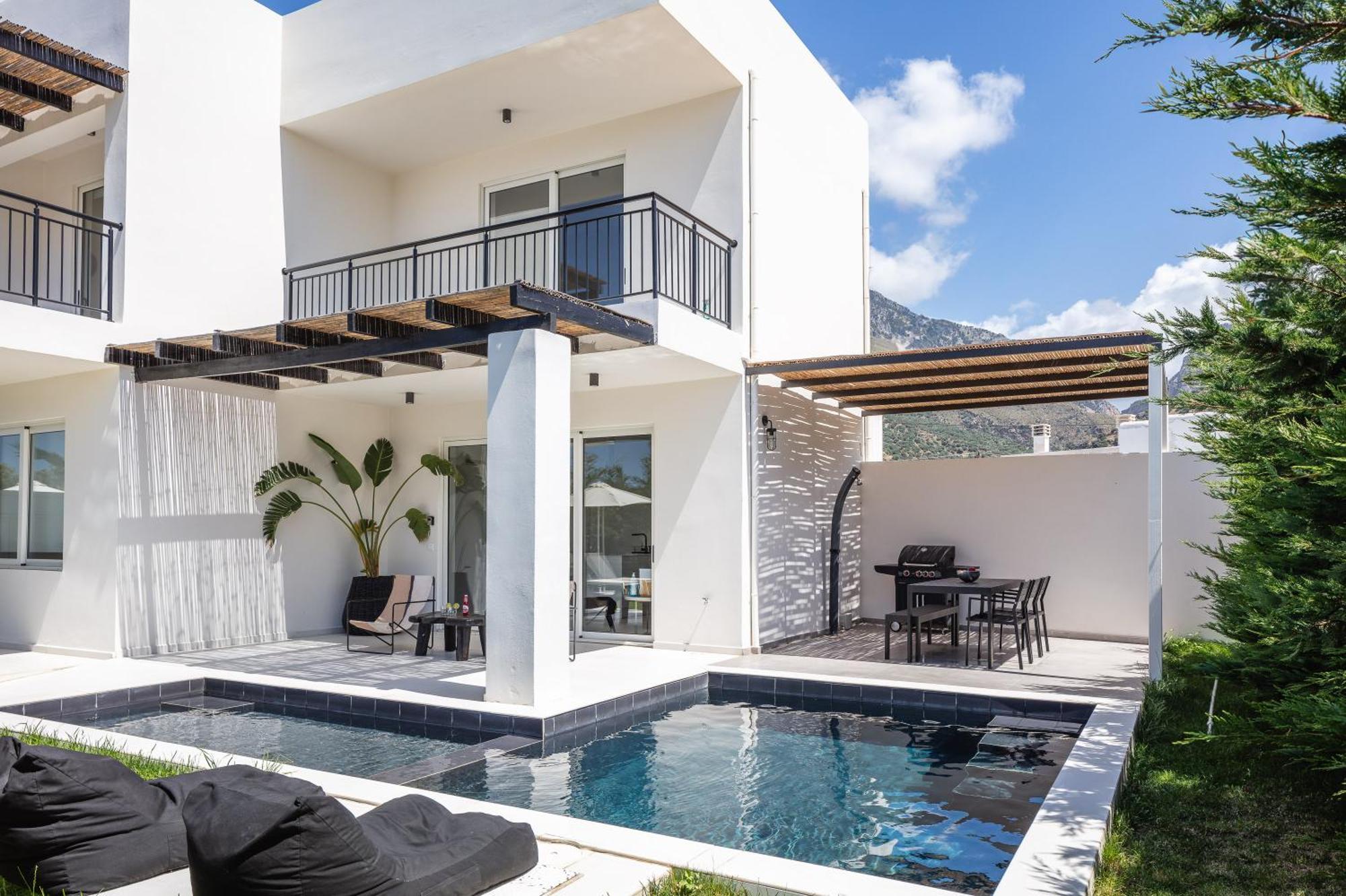 Modern Villa Casa Filo Verde With Private Pool & Bbq,200M From The Beach Плакиас Экстерьер фото